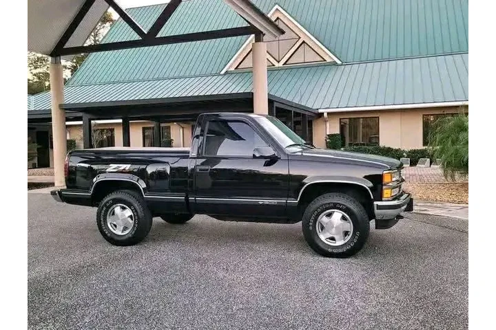 $2500 : Very nice truck and runs well image 10