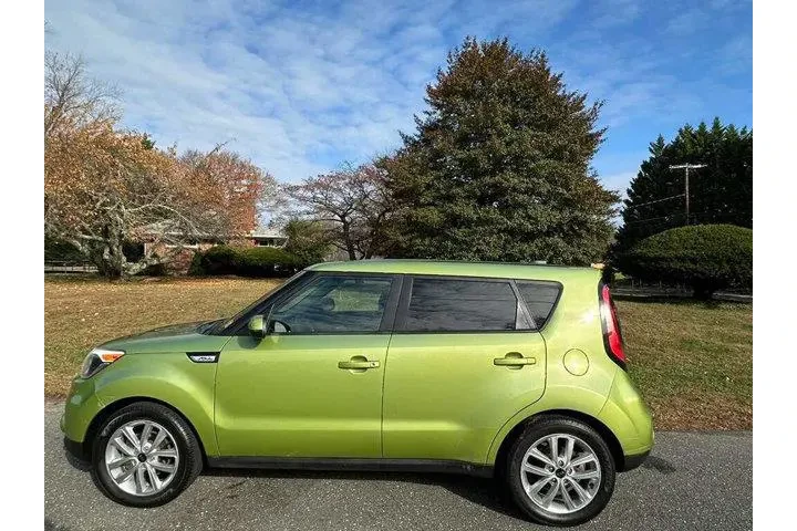 $5495 : Kia Soul 2017 + 4dr Crossove image 4