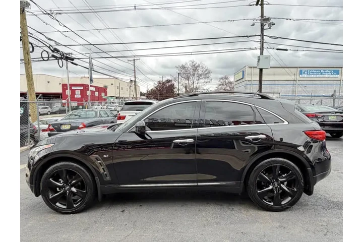$17699 : 2017 QX70 image 7