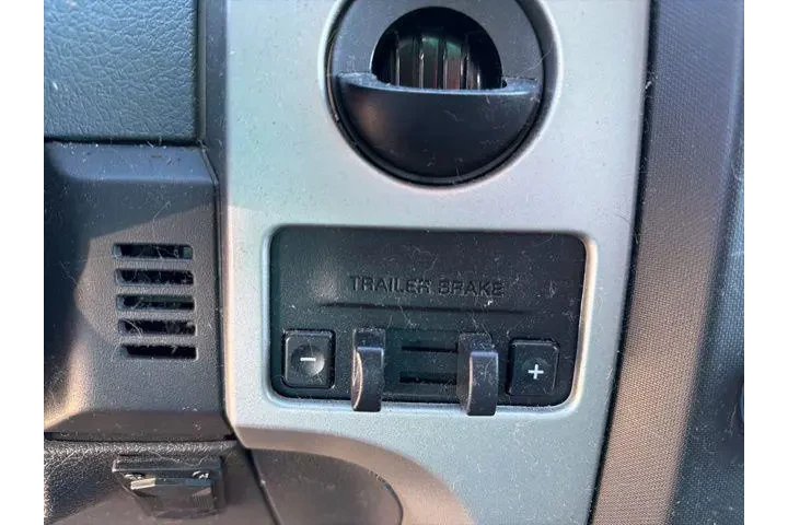 $16992 : Ford F-150 2013 4x2 XLT 4dr image 8