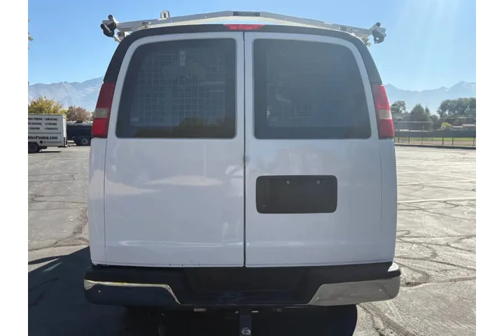 $10900 : 2015 GMC Savana 2500 image 9