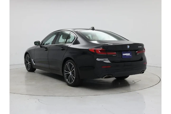 $31998 : BMW 5 Series 2023 530i 4dr S image 2