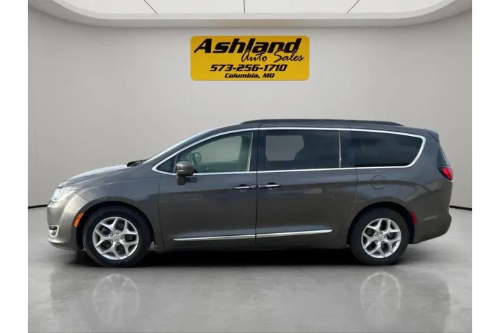 $9700 : 2017 Pacifica Touring Plus image 3