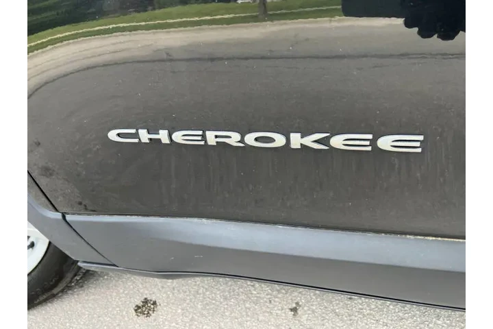 $6997 : 2015 Cherokee Latitude image 9