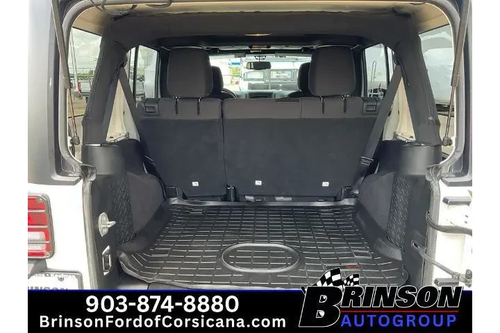 $16750 : Jeep Wrangler Unlimited 2017 image 9