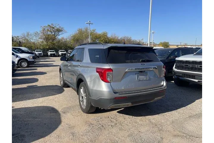 $23459 : Ford Explorer 2021 XLT 4dr S image 4