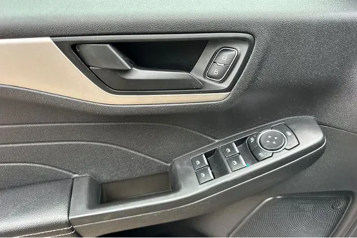 $18895 : Ford Escape 2022 SE 4dr SUV image 10