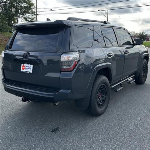 $51922 : PRE-OWNED 2024 TOYOTA 4RUNNER image 5