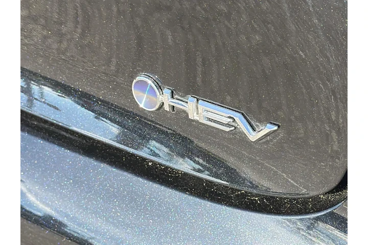 $29980 : Toyota Prius 2025 LE 4dr Hat image 7