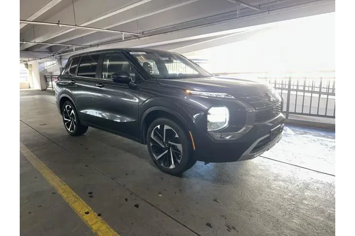 $24300 : Mitsubishi Outlander 2024 AW image 3
