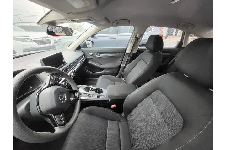 $22990 : Honda Civic 2023 LX 4dr Seda image 10
