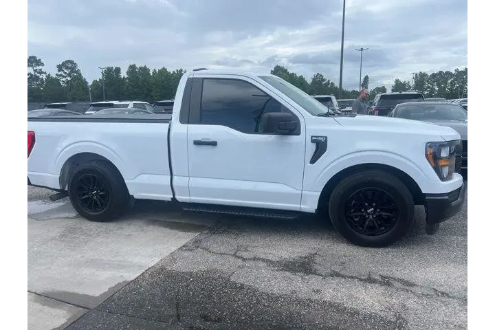$35002 : Ford F-150 2023 4x2 XL 2dr R image 2