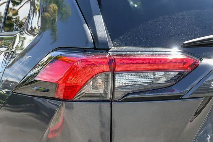 $23845 : Toyota RAV4 2021 XLE 4dr SUV image 8