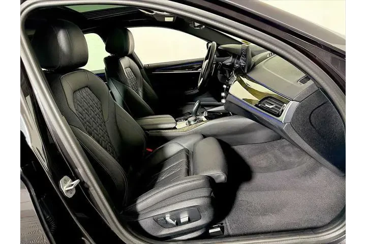 $33943 : BMW 5 Series 2023 AWD 530i x image 5