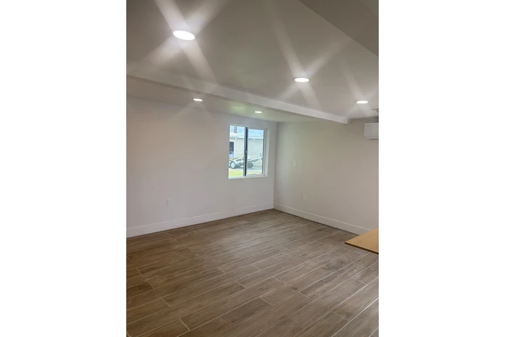 $2000 : Estudio apartment image 6