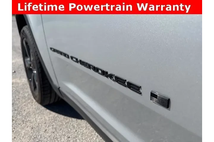 $28200 : Jeep Grand Cherokee 2024 4x2 image 9