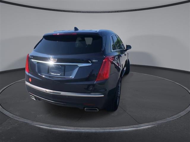 $24600 : PRE-OWNED 2018 CADILLAC XT5 L image 8