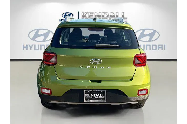 $15629 : Hyundai VENUE 2023 SEL 4dr C image 2