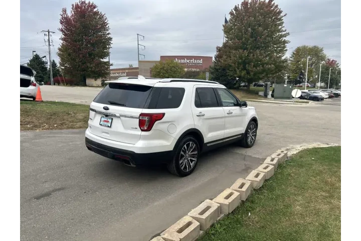 $17990 : 2017 Explorer Platinum image 6