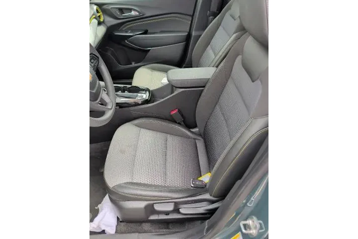 $20121 : Chevrolet Trax 2025 LT 4dr C image 6