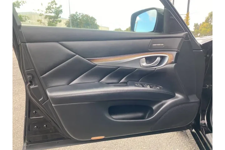$11995 : 2012 M35h image 10