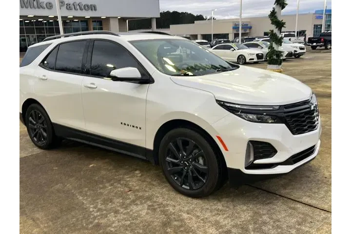 $27334 : Chevrolet Equinox 2024 RS 4d image 3