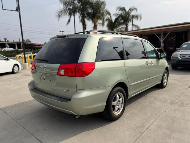 $11995 : 2010 TOYOTA SIENNA2010 TOYOTA image 8