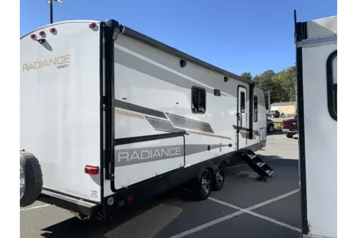 $21900 : 2022 RADIANCE image 5