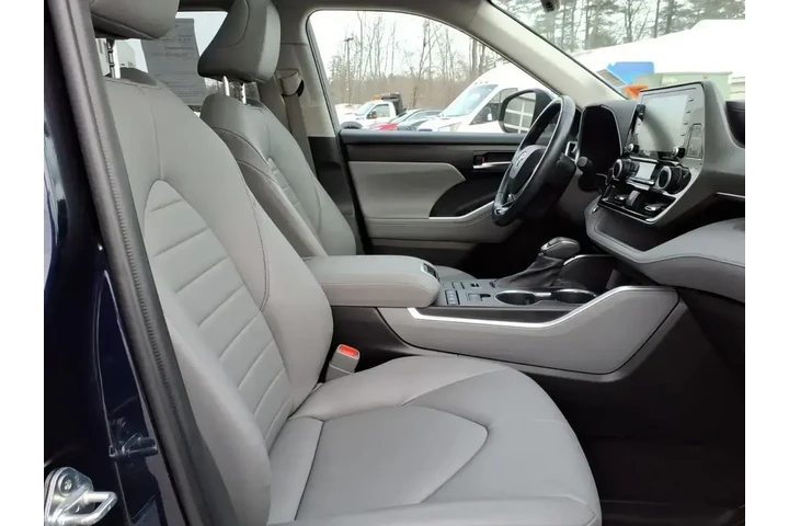 $31787 : Toyota Highlander 2021 AWD X image 5