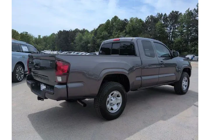 $28529 : Toyota Tacoma 2022 4x2 SR5 4 image 4