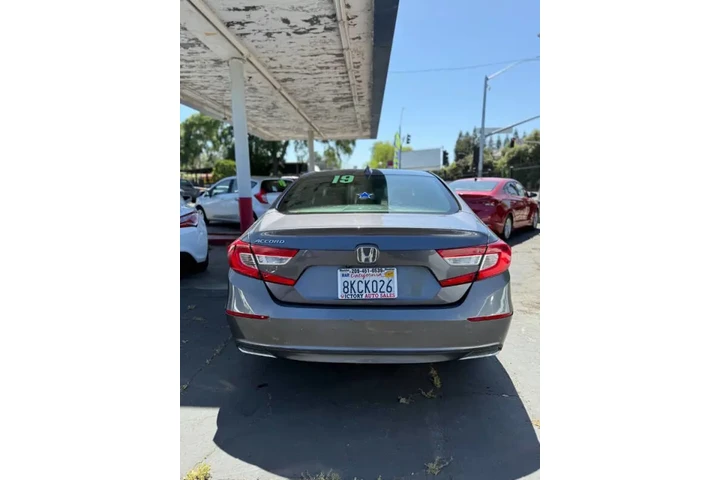 2019 Accord LX image 9