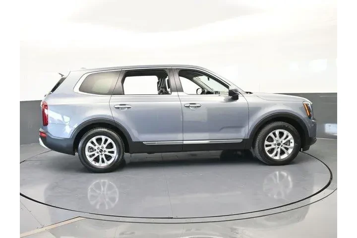 $22300 : Kia Telluride 2022 LX 4dr SU image 7