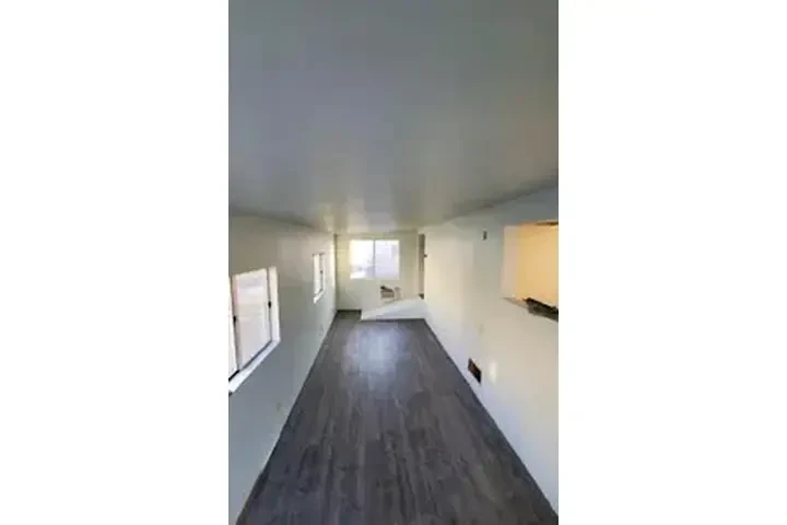 DUEÑO VENDE CASA MÓVIL image 2