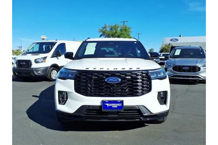 $38987 : Ford Explorer 2025 AWD ST-Li image 2