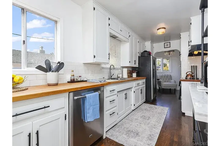 $1120 : 5629 Adelaide Ave, San Diego, image 3