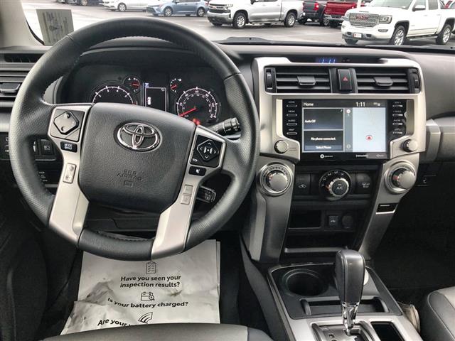 $36700 : PRE-OWNED 2021 TOYOTA 4RUNNER image 10