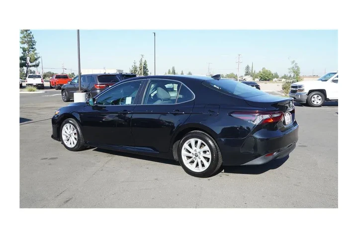 $20984 : 2022 Camry LE image 8