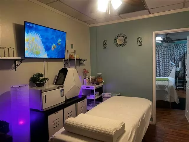 SKIN CARE LA. image 6