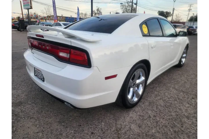 $10599 : 2013 Charger SE image 6