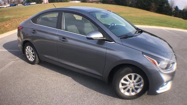 $16400 : PRE-OWNED  HYUNDAI ACCENT SEL image 10