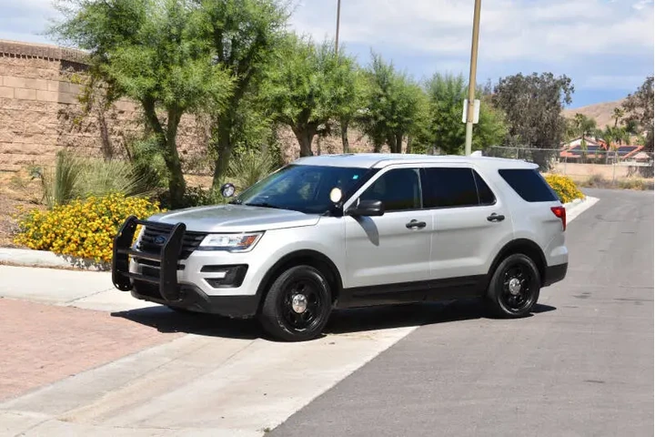 $14750 : 2016 Explorer Police Intercep image 1
