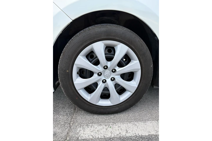 $1500 : Toyota Corolla 2017 image 10