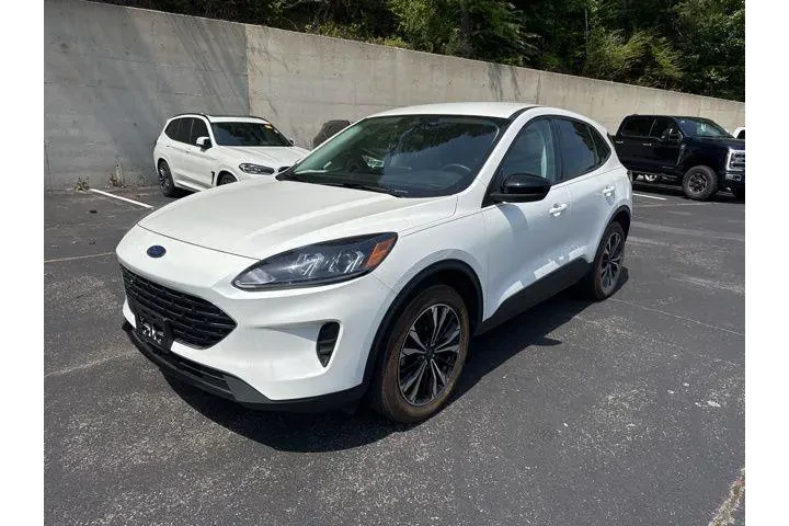 $21690 : Ford Escape 2022 AWD SE 4dr image 3