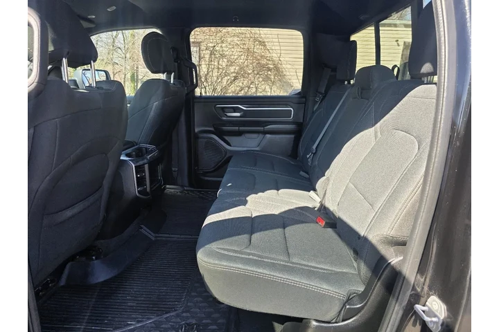 $15900 : 2019 RAM 1500 Big Horn Crew C image 10