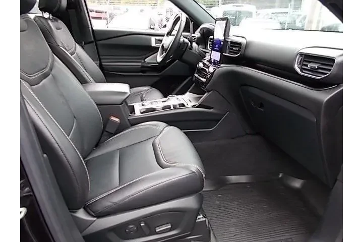 $38996 : Ford Explorer 2022 AWD ST 4d image 4