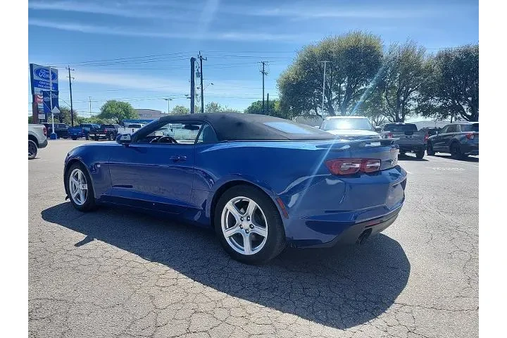 $22997 : Chevrolet Camaro 2021 LT 2dr image 4