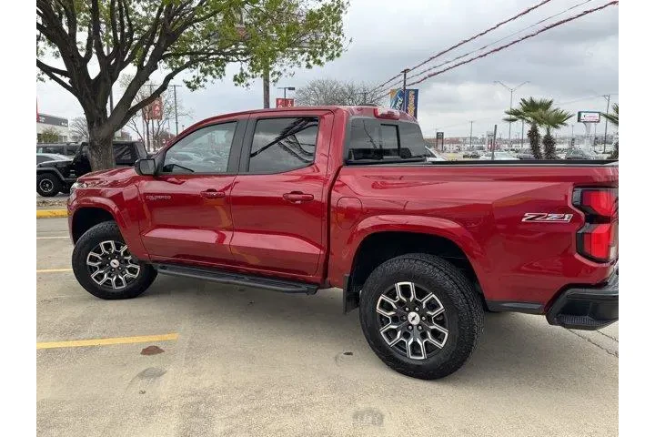 $39999 : Chevrolet Colorado 2024 4x4 image 10