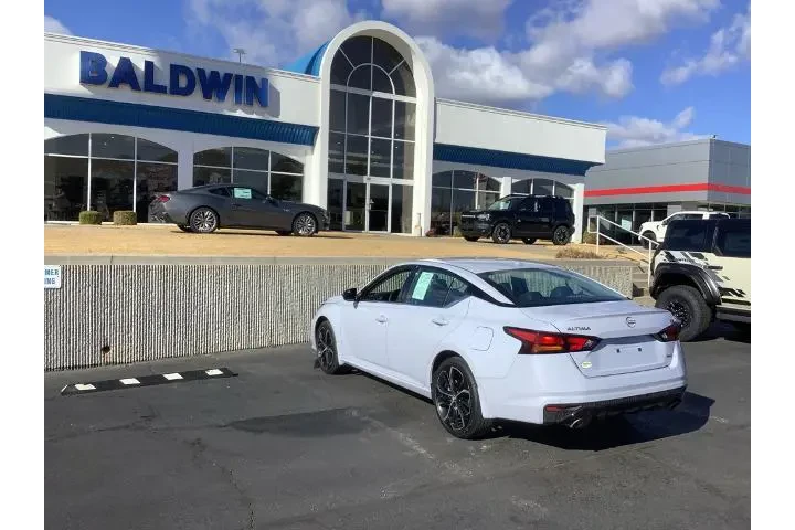 $28950 : Nissan Altima 2025 AWD 2.5 S image 5