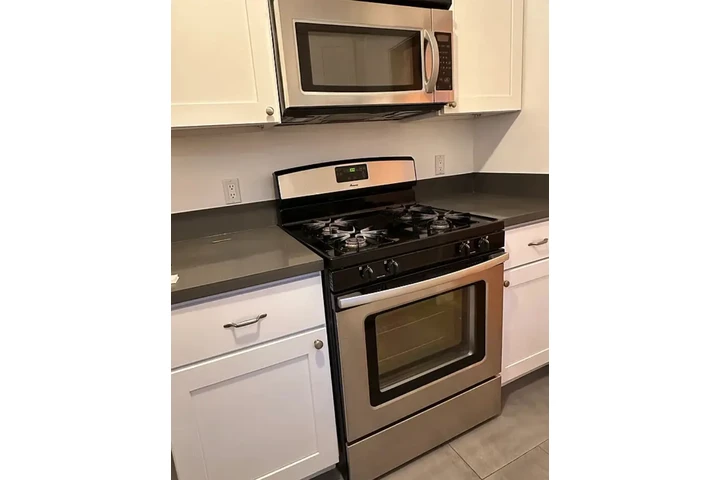 $2175 : 2bed 1bath home for rent in LA image 7