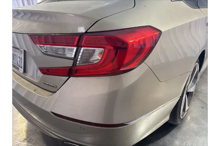 $20395 : Honda Accord 2018 Touring 4d image 9